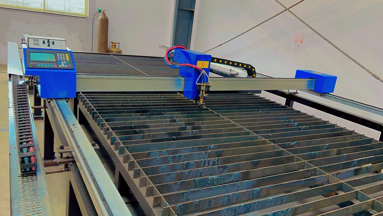 Fiber laser cutting a pattern